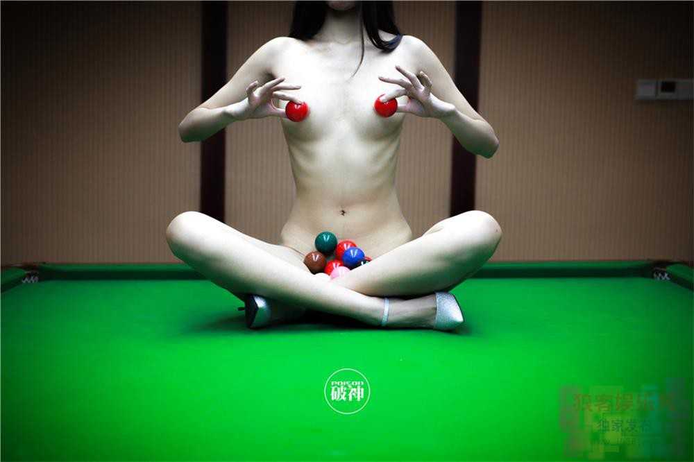 最新极限汤上莱卡摄影师『破神』众筹视图版 比尺度更大的是脑洞篇 高清私拍325P 高清1080P版(2)