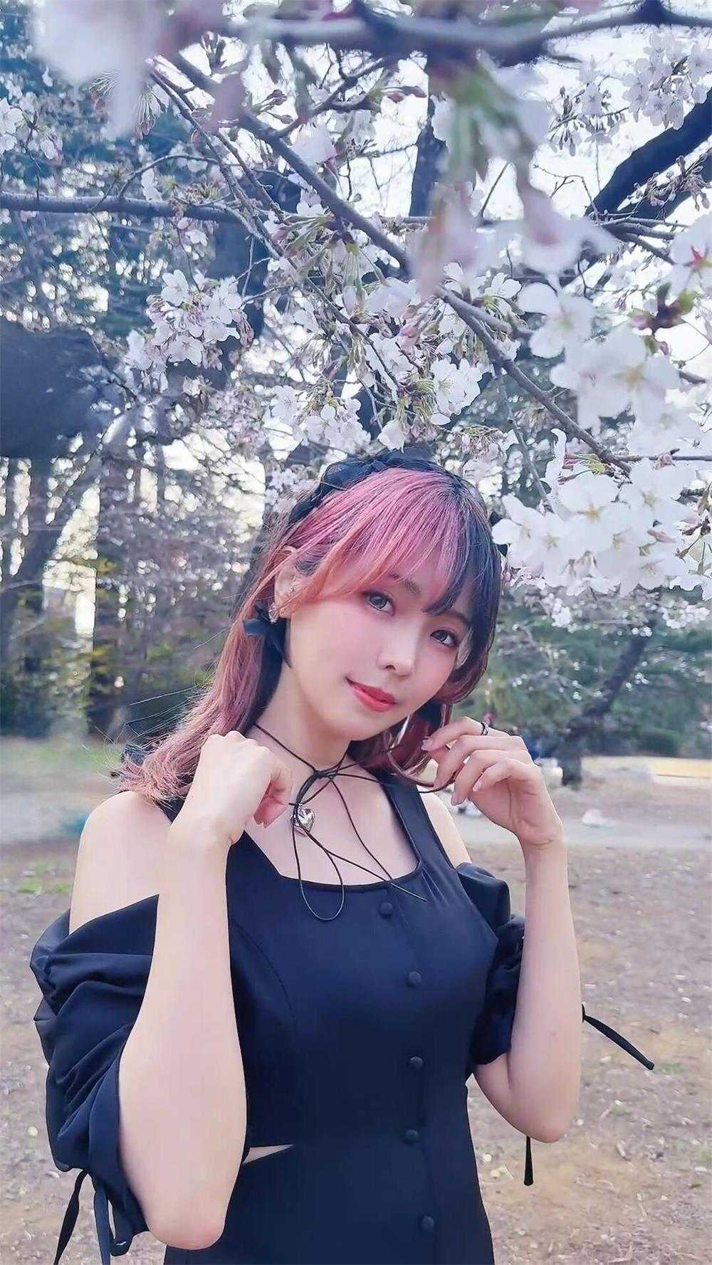 [elyee子] 2025年4月订阅 [92P/9V/310M]（4）