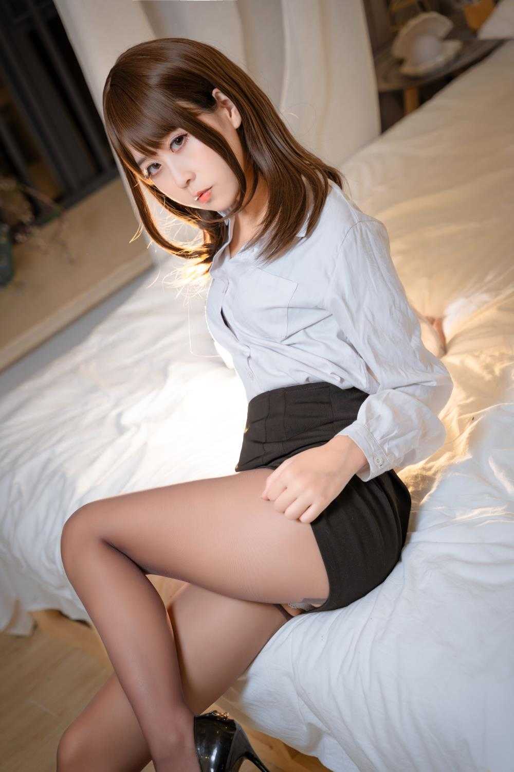 萌芽儿o0 - 开裆丝袜OL [26P/232M] 1